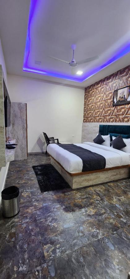 Hotel Sunrise Vadodara Exterior foto